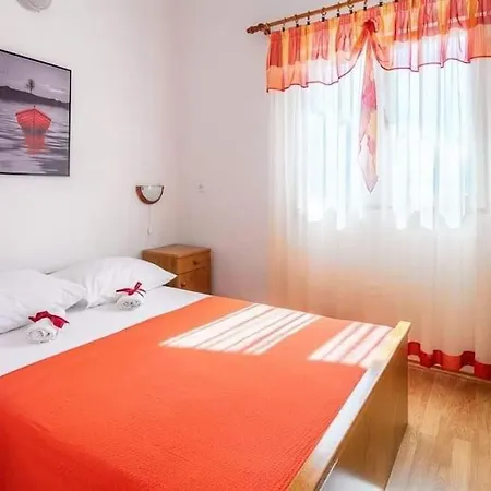 Stella, Slatine, Rovci, Otok Ciovo * 特罗吉尔