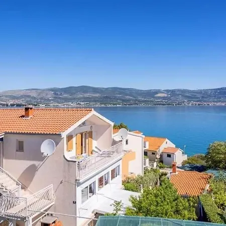 Stella, Slatine, Rovci, Otok Ciovo 公寓 特罗吉尔