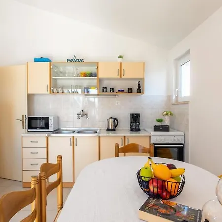 Stella, Slatine, Rovci, Otok Ciovo *