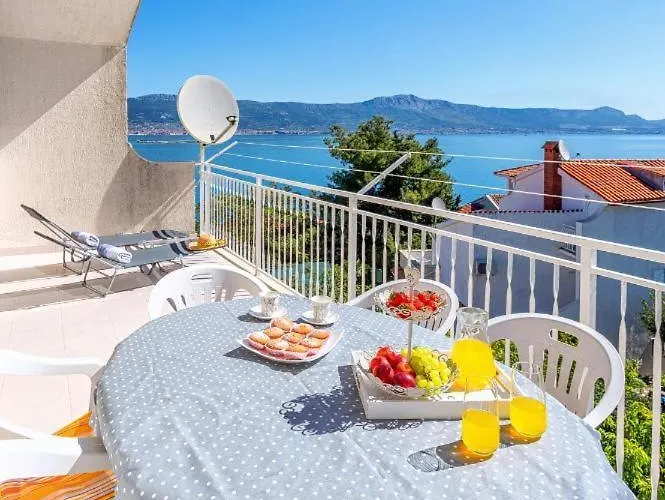 Stella, Slatine, Rovci, Otok Ciovo 公寓