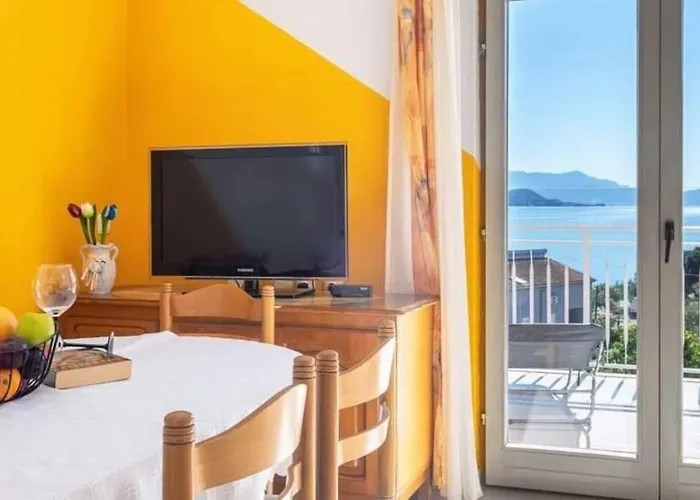 Stella, Slatine, Rovci, Otok Ciovo Appartement