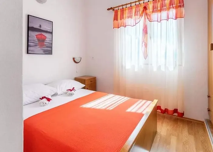 Stella, Slatine, Rovci, Otok Ciovo * 特罗吉尔