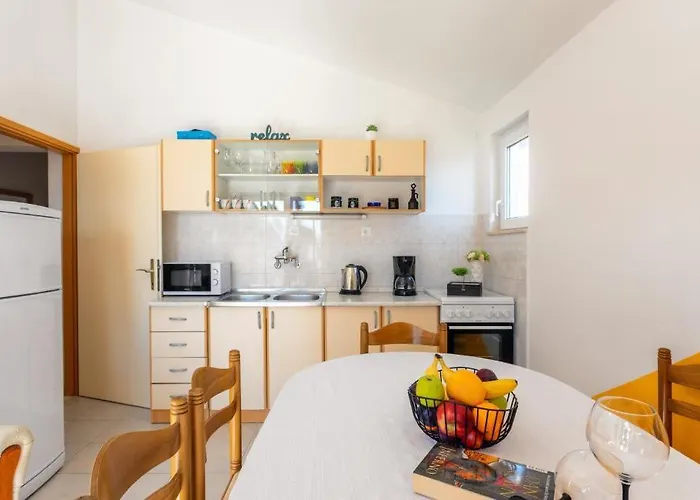 Stella, Slatine, Rovci, Otok Ciovo *